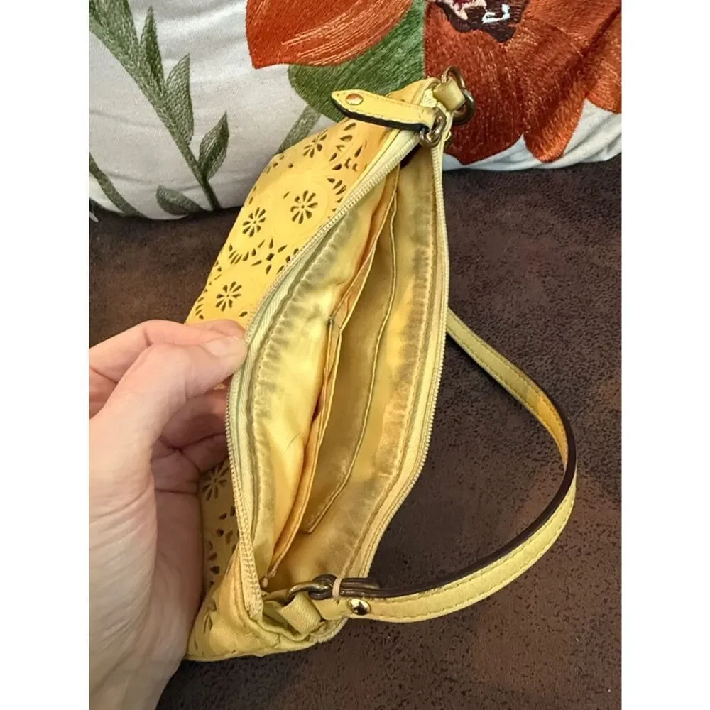 Coach Ashley Daisy Lace leather laser cut large wristlet bag yellow 2010’s VGUC